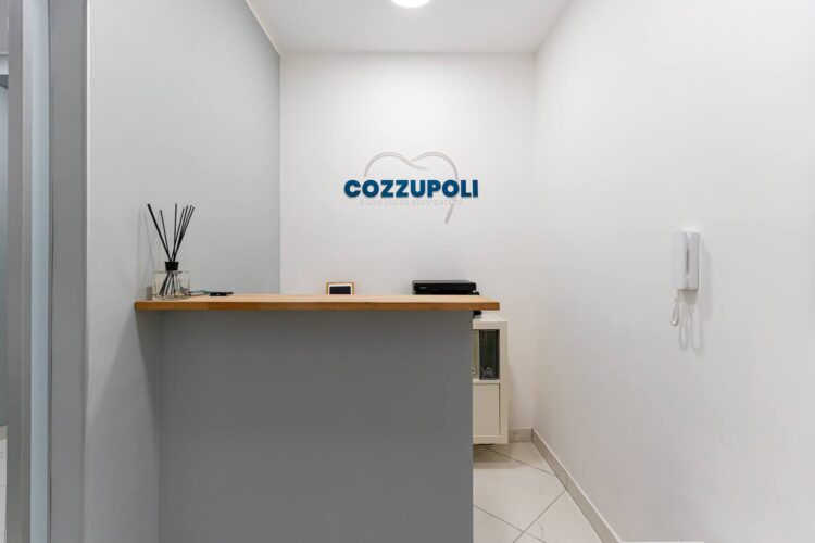 Reception dello Studio Dentistico Cozzupoli di Reggio Calabria
