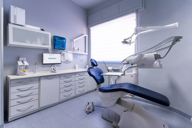 Studio odontoiatrico Cozzupoli con tecnologie moderne a Reggio Calabria